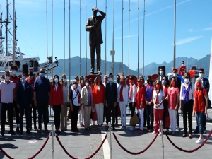 MARMARİS’TE 19 MAYIS TÖRENİNDE  ALKIŞLI PROTESTO!