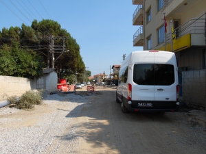 ULA’NIN CUMHURİYET CADDESİ CUMHURİYET ÖNCESİ GİBİ!..